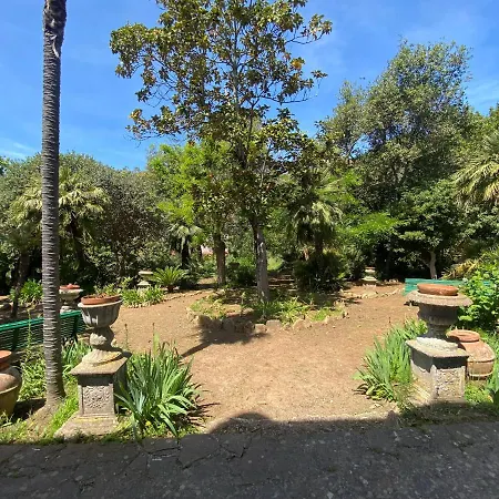 Con Ampio Giardino A Due Passi Dal Mare Vila