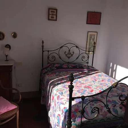 Con Ampio Giardino A Due Passi Dal Mare