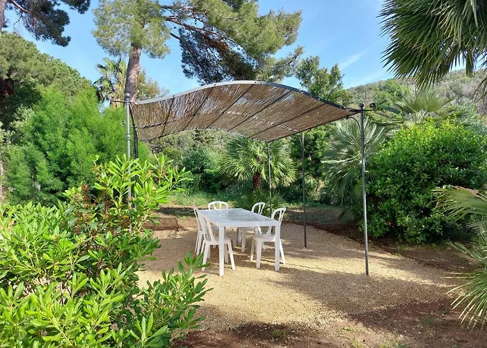 Sant'antonio Con Ampio Giardino A Due Passi Dal Mare